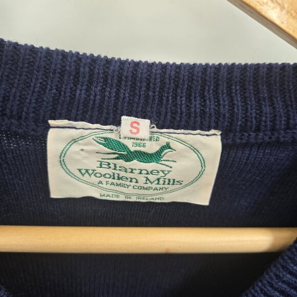 Vintage Blarney Woolen Mills Navy Ireland V-Neck Pullover Acrylic Sweater Small - Picture 3 of 9